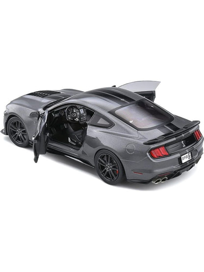 Solido 1:18 Scale Ford Shelby GT500(Box damaged car mint condition)