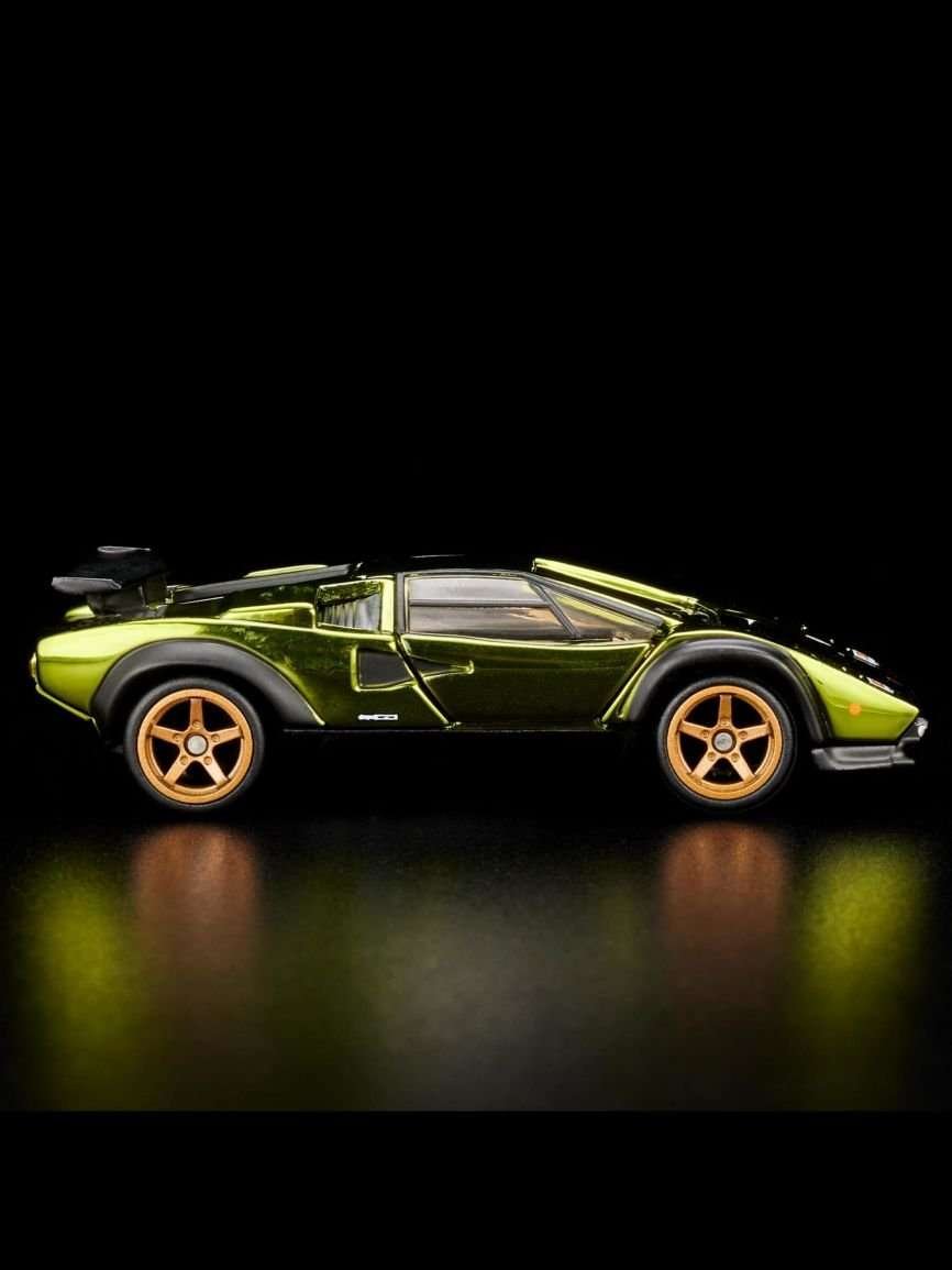 Hotwheels RLC EXCLUSIVE ’82 LAMBORGHINI COUNTACH LP 500 S (Green)