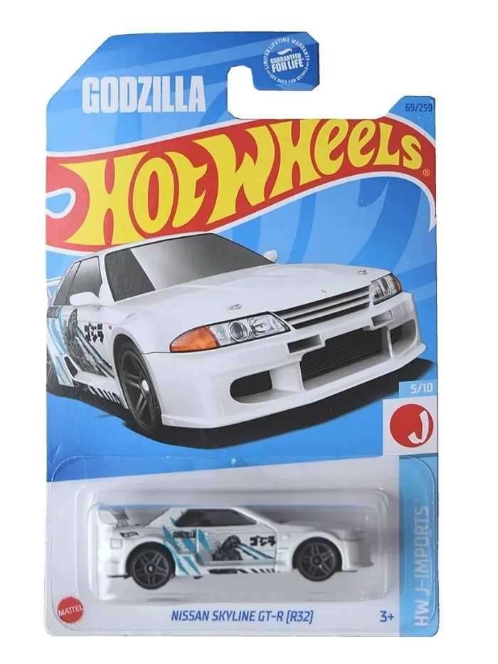 EXCLUSIVE Hotwheels Skyline GT-R (R32) ( card damage car mint condition)