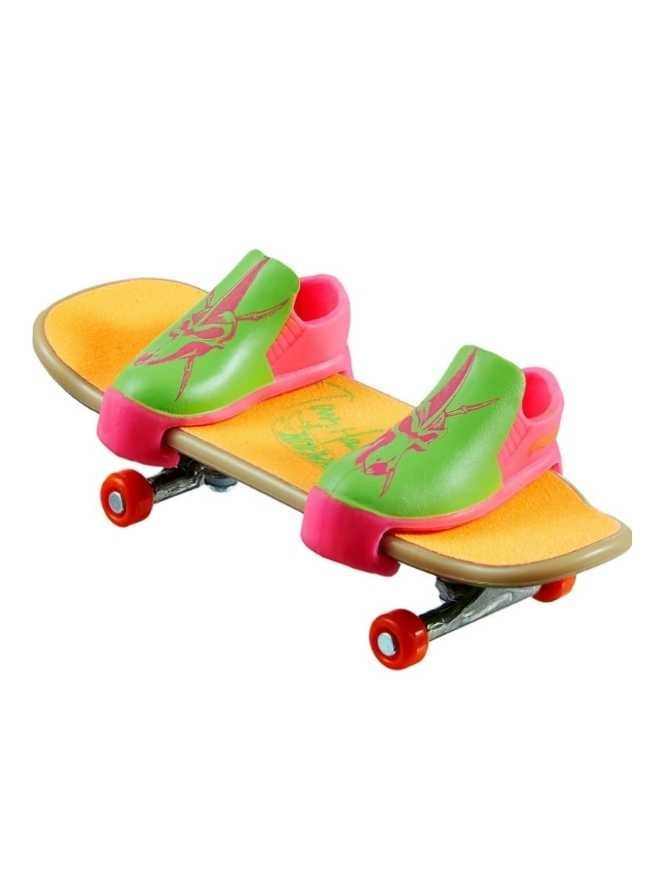 EXCLUSIVE Hotwheels Skates Rockster &amp; Howlan