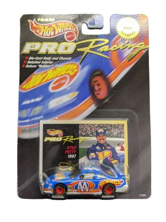 EXCLUSIVE Hotwheels pro racing 44 pontiac grand prix