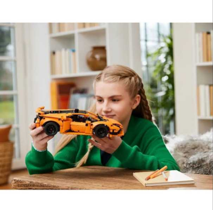 LEGO Technic 42196 Lamborghini Huracan tecnica orange