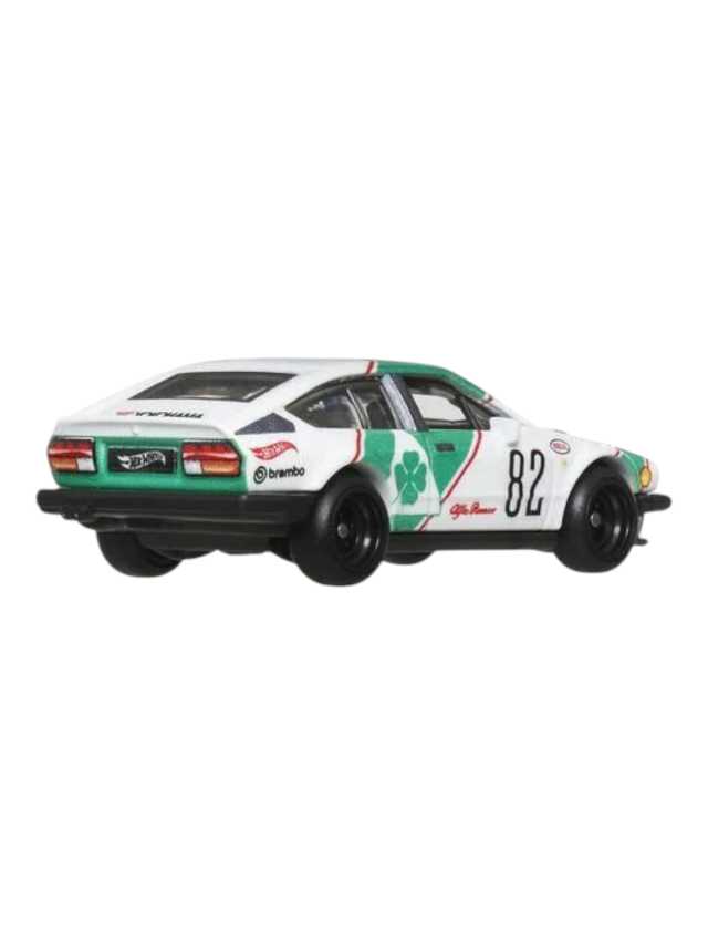 Hotwheels boulevard alfa Romeo gtv6 3.0 imported premium 1:64 Scale